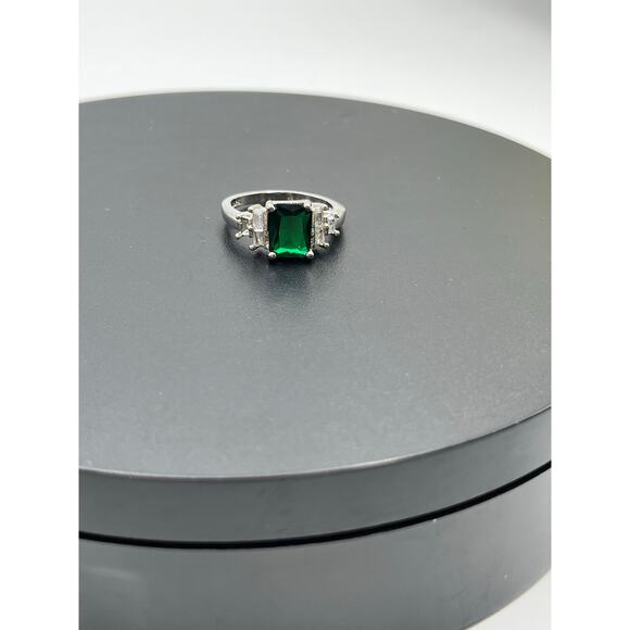 Sterling Silver Rhodium Plated Emerald Cut Green CZ Stone Baguette Side CZ 8.25 - Picture 10 of 11